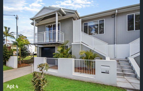 Lakefront Peace Apartments - Travel Search 0