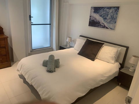 Lakefront Peace Apartments - Travel Search 2