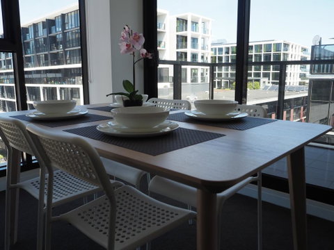 Large 2BR+Comfy+Parking Included - Tourism Guide 3