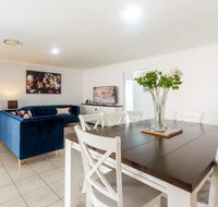Large Executive and Family Home - Flinders View - Tourism Guide