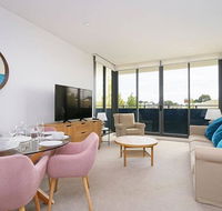Large Modern 2 Bedroom Apartment near Lake Claremont - Travel Agents