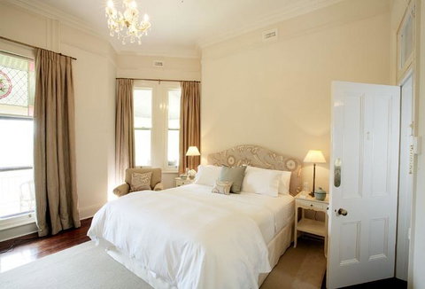 Laurelville - Travel Agents 2