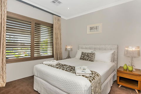 Lavender Manor BnB - Travel Search 3