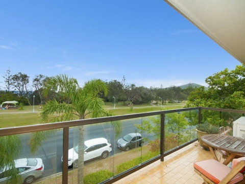 Lawson Beachfront - Tourism Guide 1