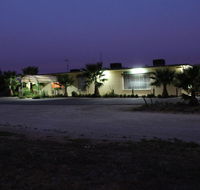 Lazy River Motor Inn - Cruises Travel