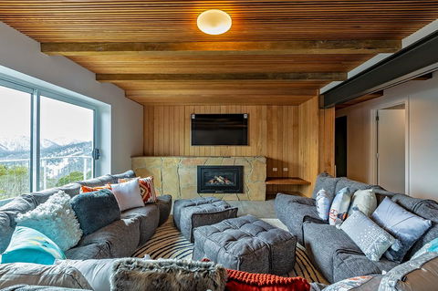 Le Chalets - Travel Search 1