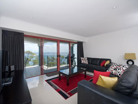 Le Vogue, Unit 11, 16 Magnus Street - Cruises Travel 1