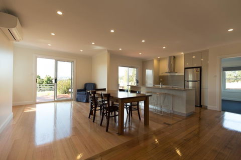 Leichhardt Cottages - Travel Agents 0