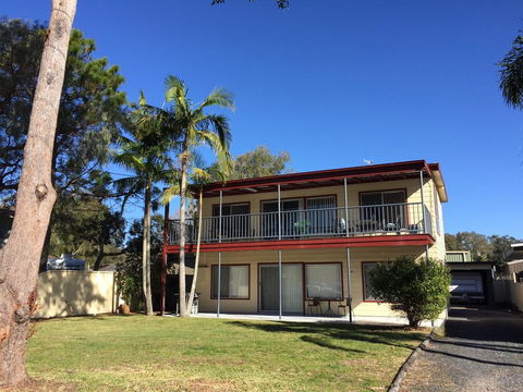 Lemon Tree Waterfront Apartments - Travel Search 1