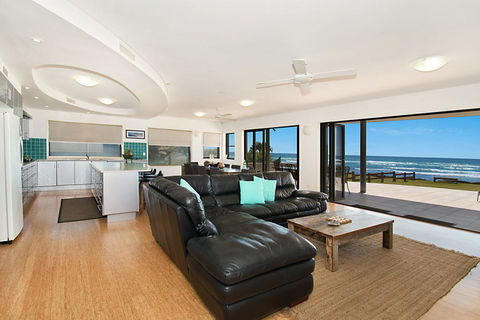 Lennox On The Beach Unit 1 - Lennox Head - Cruises Travel 1