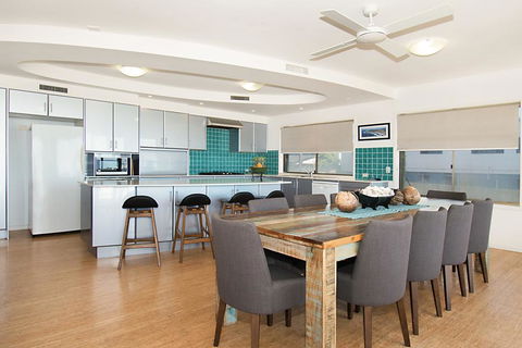 Lennox On The Beach Unit 1 - Lennox Head - Cruises Travel 3