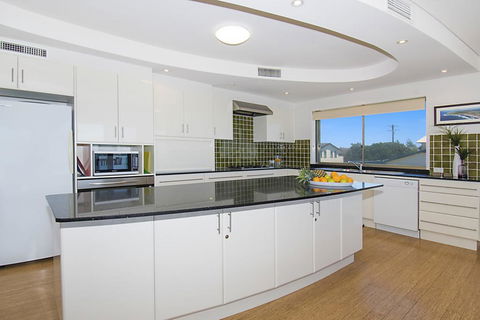 Lennox On The Beach Unit 2 - Lennox Head - Cruises Travel 3