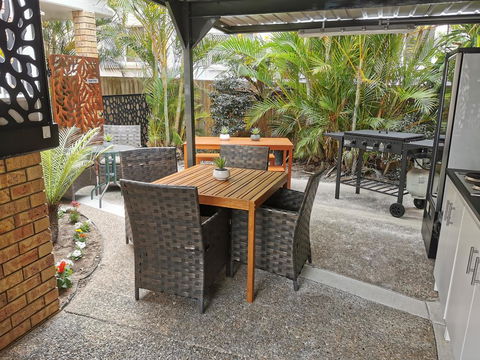 Limassol Motel - Travel Search 3