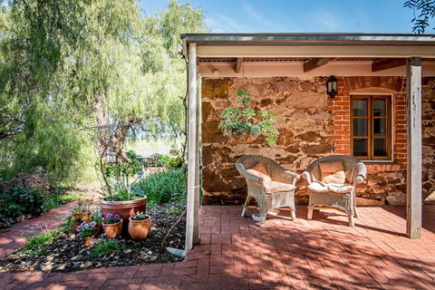 Lucy's Cottage - Cruises Travel 0