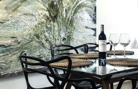 LUXE - Park Views, Wine, Wifi, Netflix, Garage, PETS Ok! - Tourism Guide 3