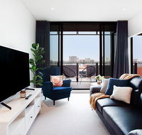 Luxe Apartment Five Minutes From Airport and City - Travel Search