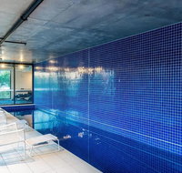 Luxury 2BR Yarra River Views WIFI-Netflix-Pool-Gym - Tourism Guide