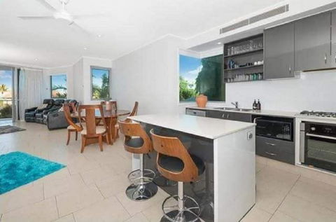 Luxury Apartment, Perfect Location - Cruises Travel 0