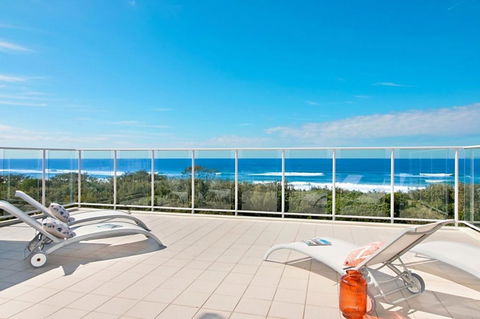 LUXURY BALE PENTHOUSE & JACUZZI SPA 1328 NORTH CULTURE - Travel Search 0