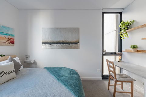 LUXURY KING APARTMENT PARRAMATTA CBD 1 MIN FROM STATION & WESTFIELD Sleeps 4 - Cruises Travel 3
