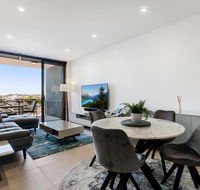 Luxury Living with Panoramic Views - Tourism Guide