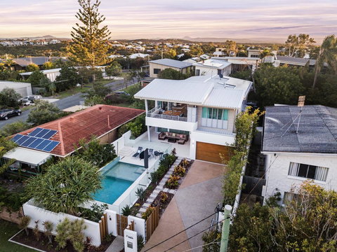 Luxury Tropical Haven - Pacific Avenue, Sunshine Beach - Travel Agents 1