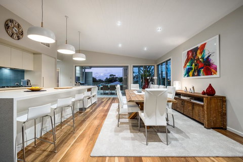 Luxury Tropical Haven - Pacific Avenue, Sunshine Beach - Travel Agents 0