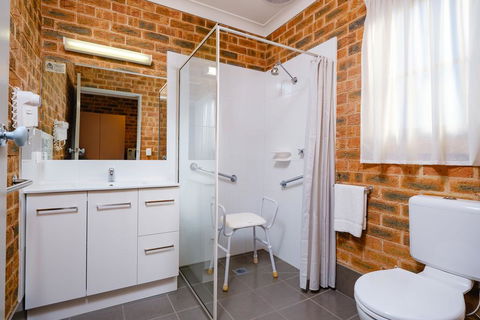 Lydoun Motel - Cruises Travel 1