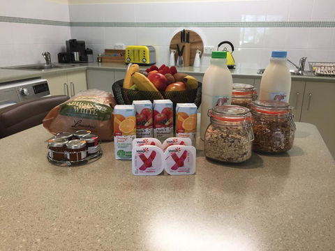 Lyreen's Apartment - Travel Agents 1