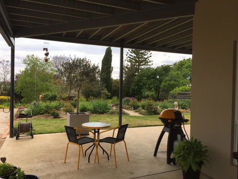 Lyreen's Apartment - Travel Agents 3