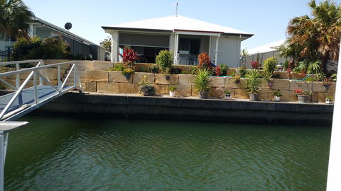 M & T's Waterfront Bed & Breakfast - Tourism Guide 0