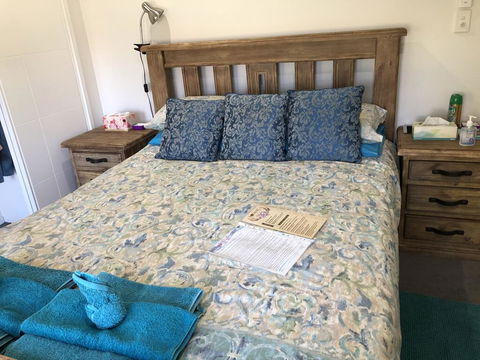M & T's Waterfront Bed & Breakfast - Tourism Guide 1