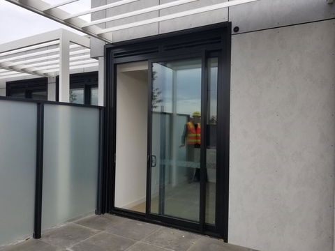 M City Self Contained Apartment - Travel Agents 0