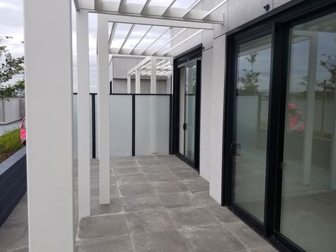 M City Self Contained Apartment - Travel Agents 1