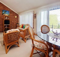 Macadamia Court Unit 2 8 Government Road - Cruises Travel
