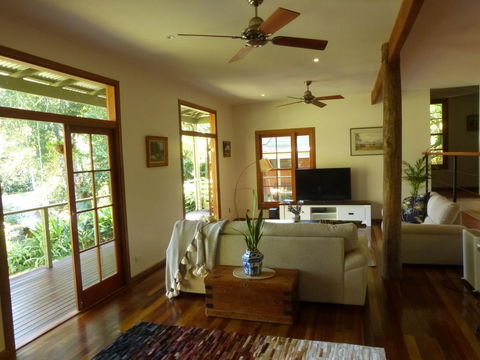 Magnolia Cottage - Travel Search 2
