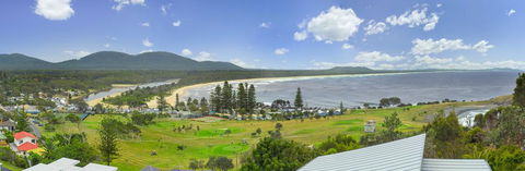 Malibu Holiday House, 6 Dulconghi Street - Travel Search 2