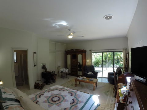 Mandalay House - Tourism Guide 2