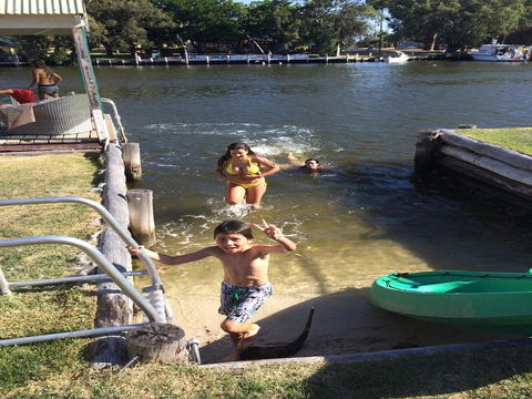 Mandurah Riverfront Holiday Rental - Travel Agents 1