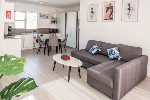 Manly 2 Stay Holiday Apartments - Cruises Travel 0