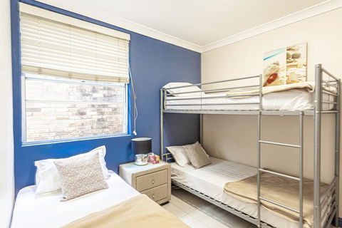 Manly Beach Hostel - Cruises Travel 3