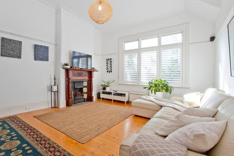 Manly Beachside 2 Bedroom House - Cruises Travel 2