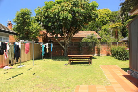 Manly Bunkhouse - Cruises Travel 3