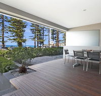 Manly Strand - Right on Manly Beach - Cruises Travel