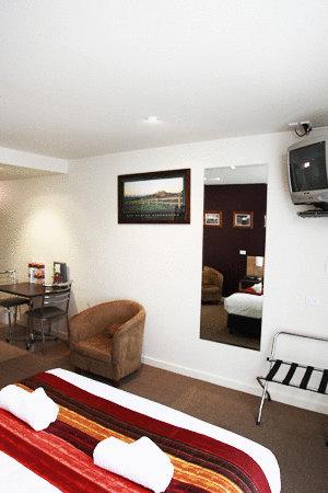 Mansfield Motel - Tourism Guide 3