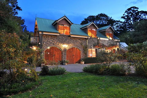 Mary Cards Coach House - Cruises Travel 0