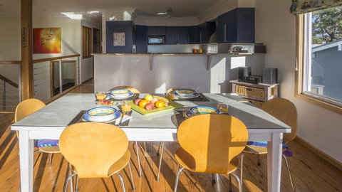 Matron Porter Dr 149 - Travel Agents 3