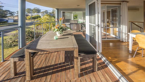 Matron Porter Dr 149 - Travel Agents 0