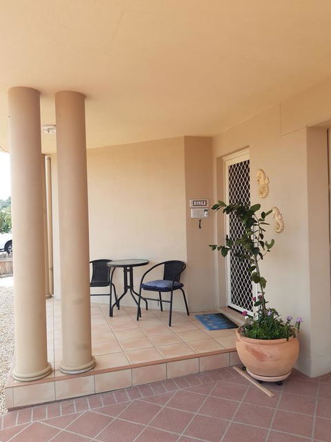 Maxs Beachside Villa - Travel Search 2