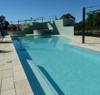 McNevins Logan Park Motel - Tourism Guide